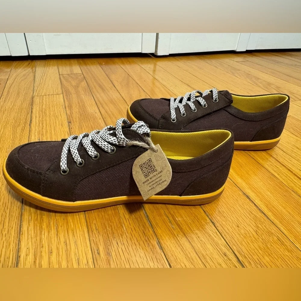 NWT Livie & Luca Kids Boys Reeve Mocha Slip On / Lace Up Sneakers Size 2